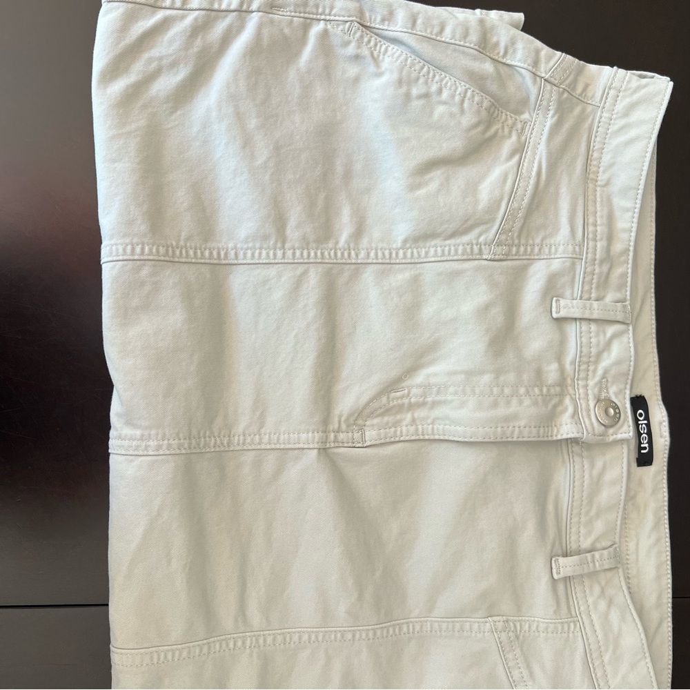 Women's Cream Skirt